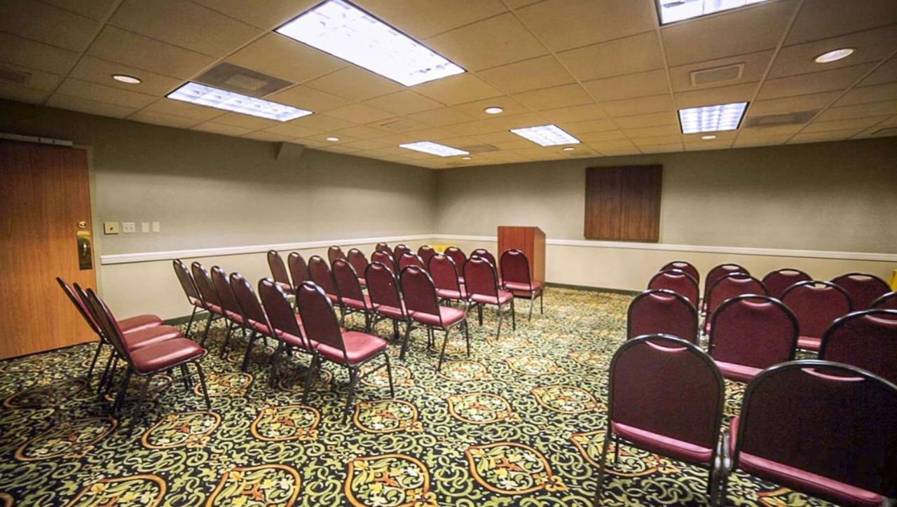Magnuson Grand & Conference Center Somerset-Bridgewater ภายนอก รูปภาพ