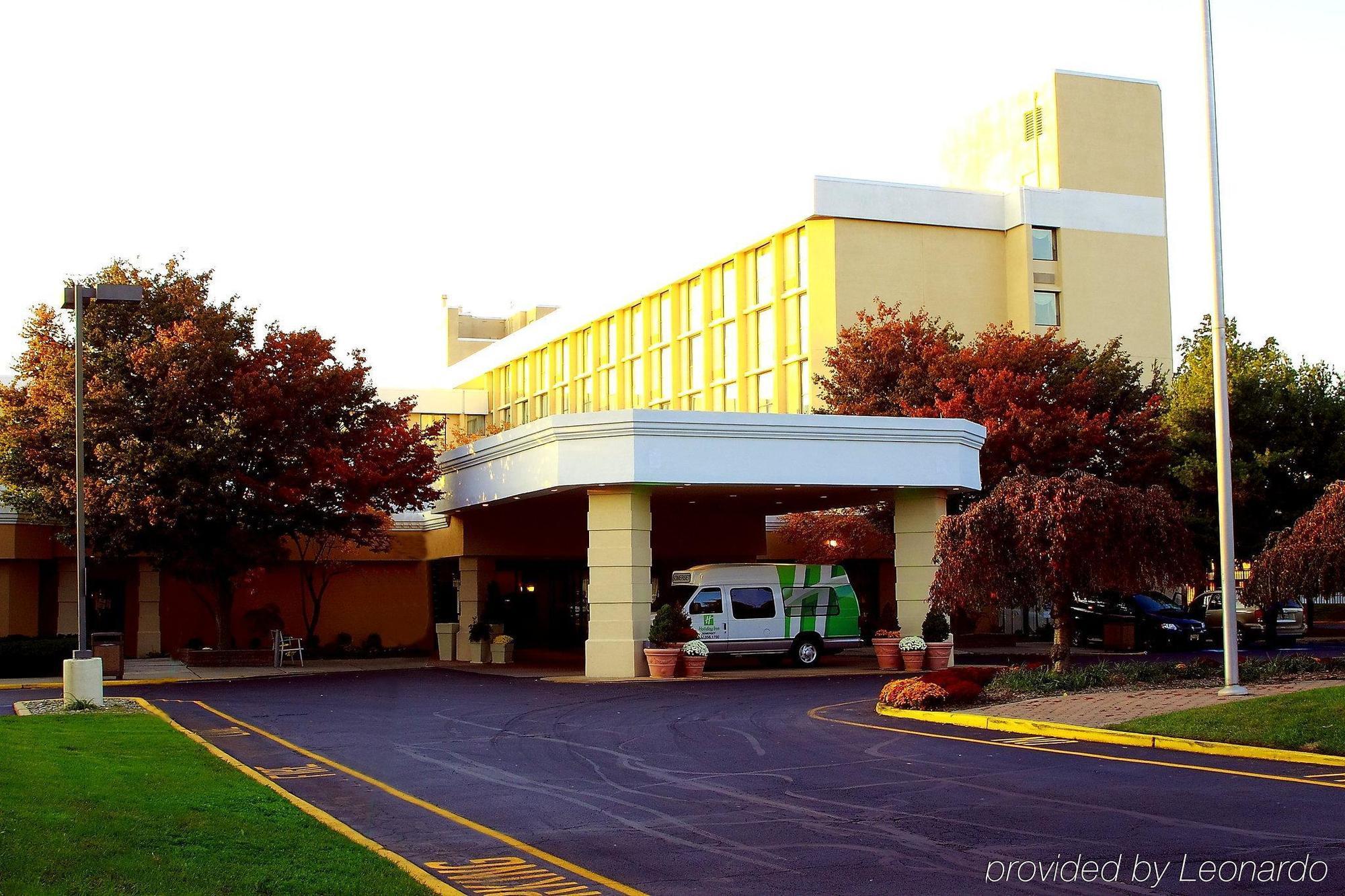Magnuson Grand & Conference Center Somerset-Bridgewater ภายนอก รูปภาพ