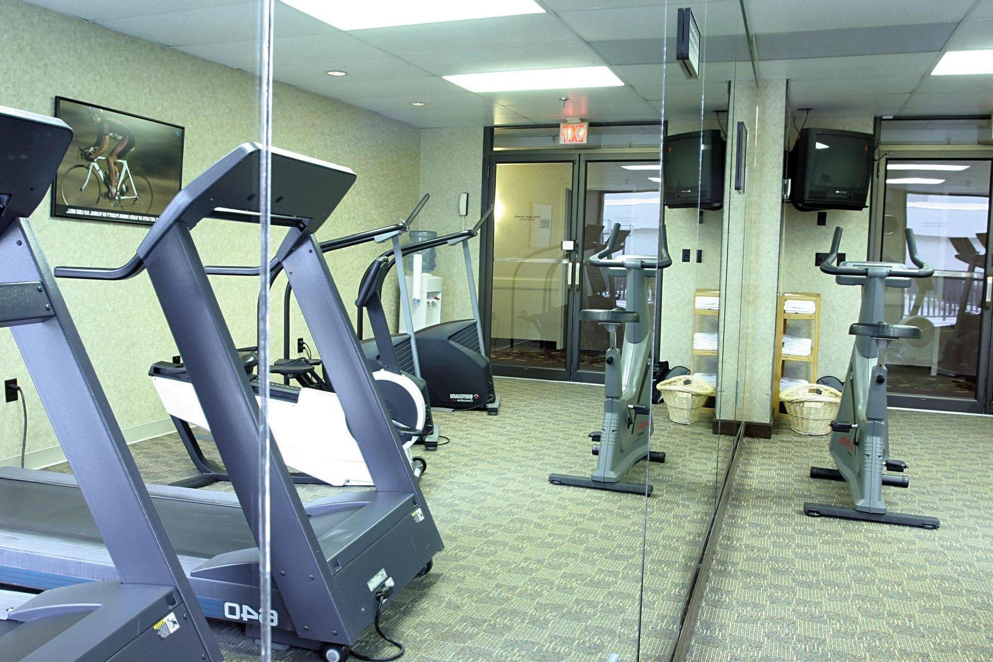 Magnuson Grand & Conference Center Somerset-Bridgewater ภายนอก รูปภาพ