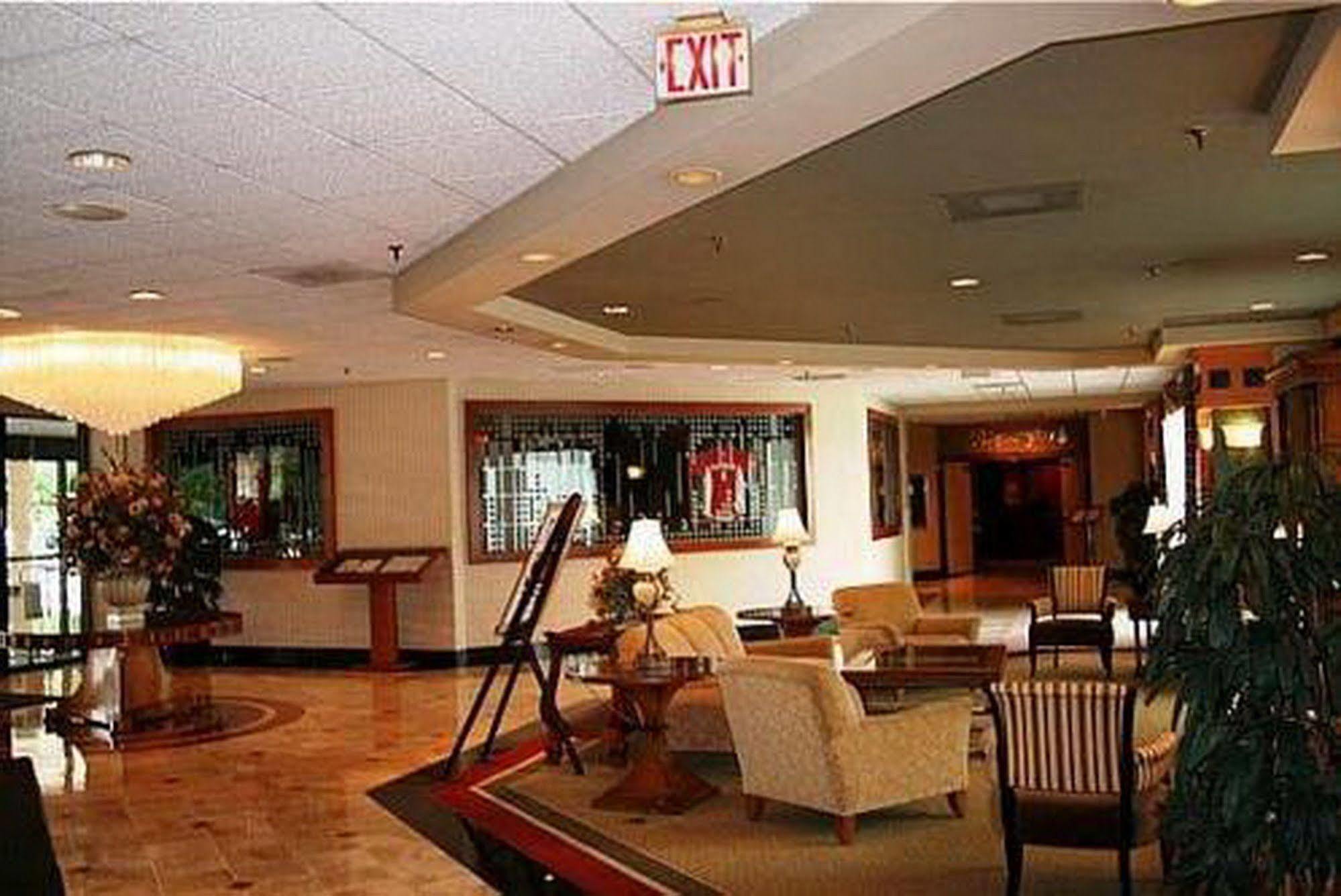 Magnuson Grand & Conference Center Somerset-Bridgewater ภายนอก รูปภาพ