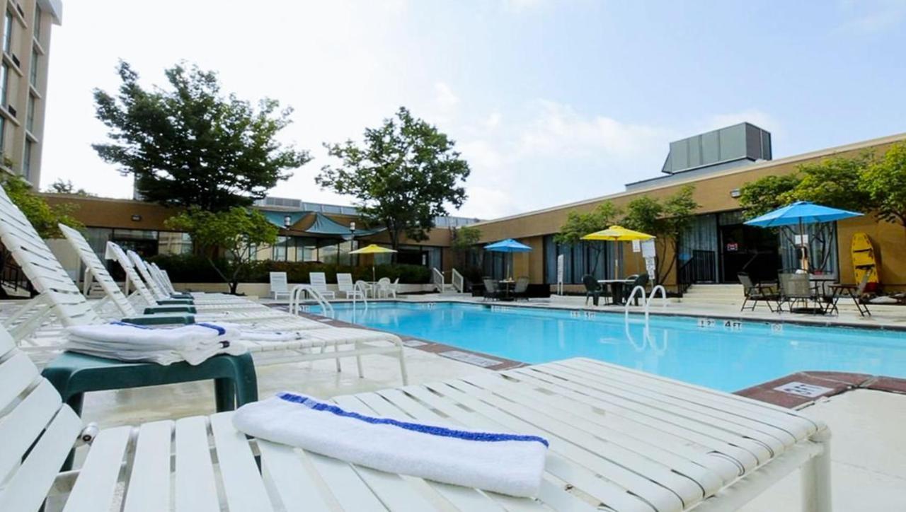 Magnuson Grand & Conference Center Somerset-Bridgewater ภายนอก รูปภาพ