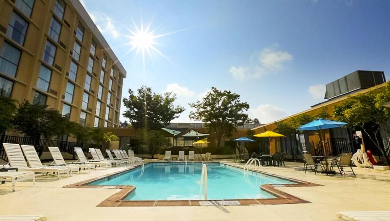 Magnuson Grand & Conference Center Somerset-Bridgewater ภายนอก รูปภาพ