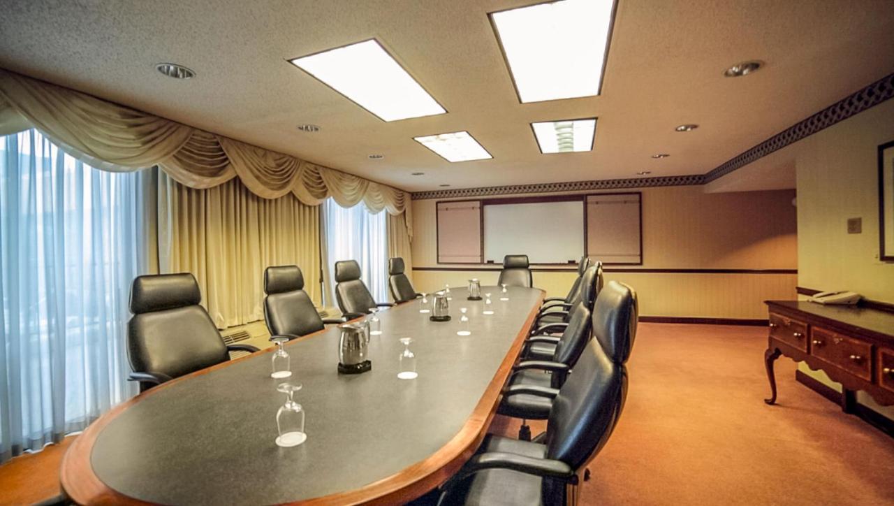 Magnuson Grand & Conference Center Somerset-Bridgewater ภายนอก รูปภาพ